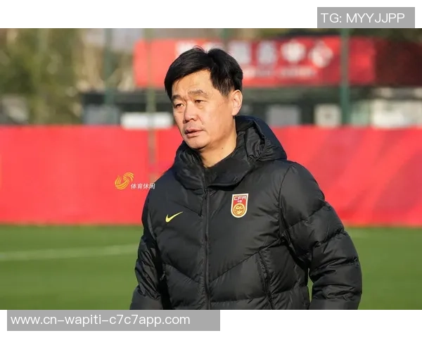 李霄鹏下课乃知难而退，继任者曾率梅州客家降级，海牛病急乱投医